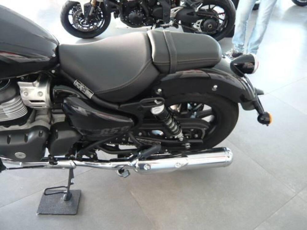 Royal Enfield Super Meteor 650 (2023 - 25) (4)