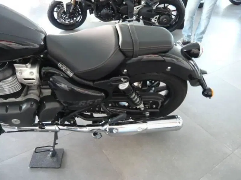 Royal Enfield Super Meteor 650 (2023 - 26) (4)