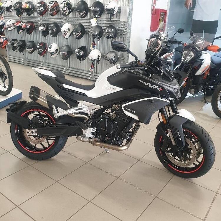 CFMOTO 800NK Advanced (2023 - 25)