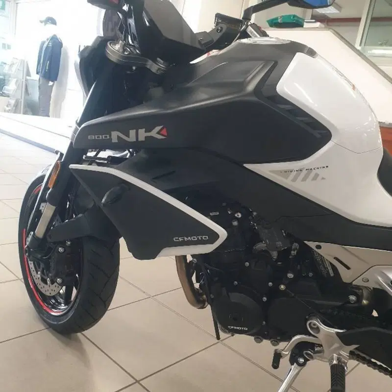 CFMOTO 800NK Advanced (2023 - 26) (4)