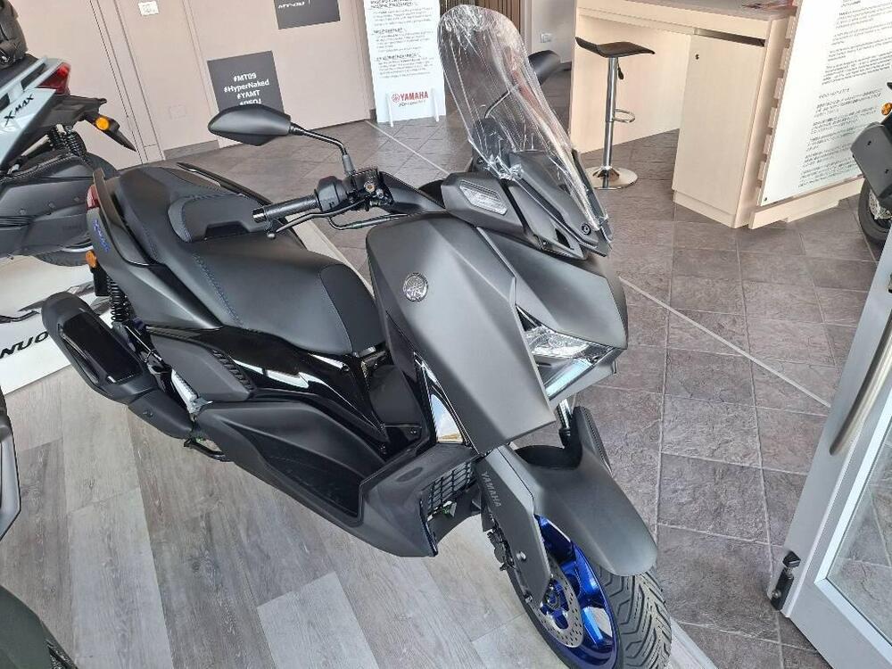 Yamaha X-Max 300 (2025)