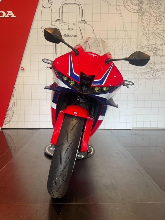 Honda CBR 600 RR (2024 - 25) (4)