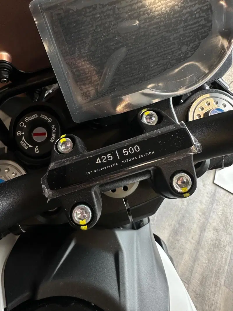 Ducati Scrambler 800 10° Anniversario Rizoma Edition (2025 - 26) (6)