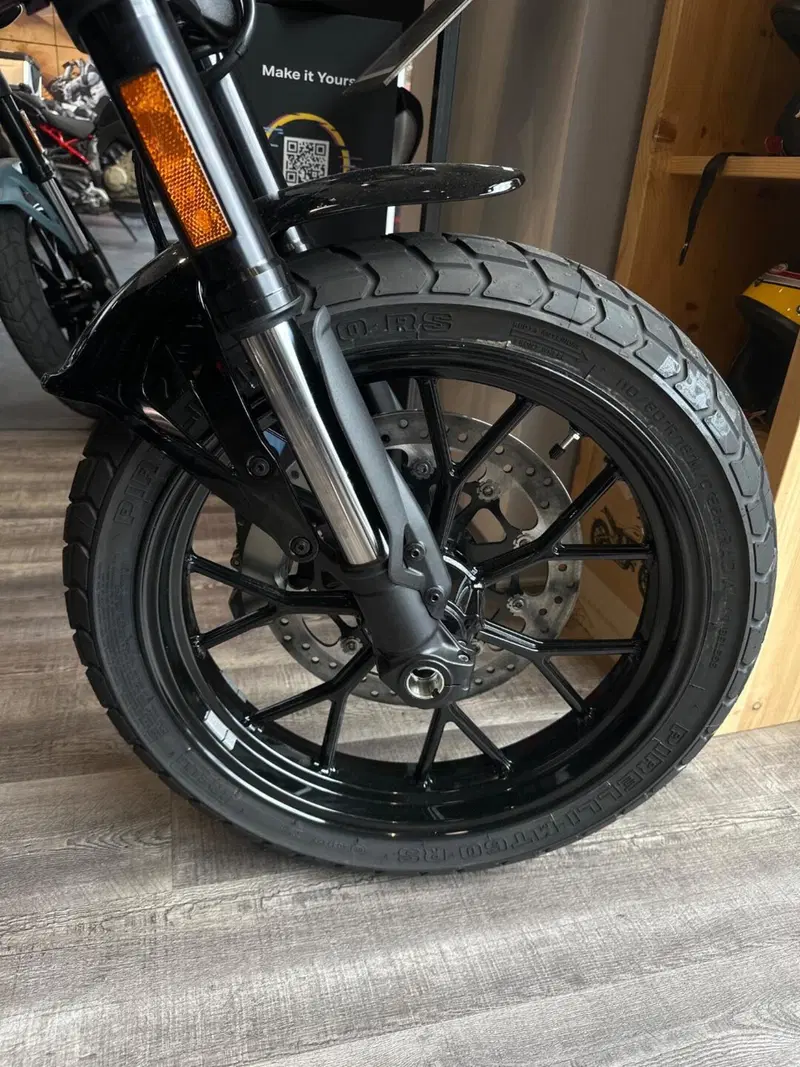 Ducati Scrambler 800 10° Anniversario Rizoma Edition (2025 - 26) (14)