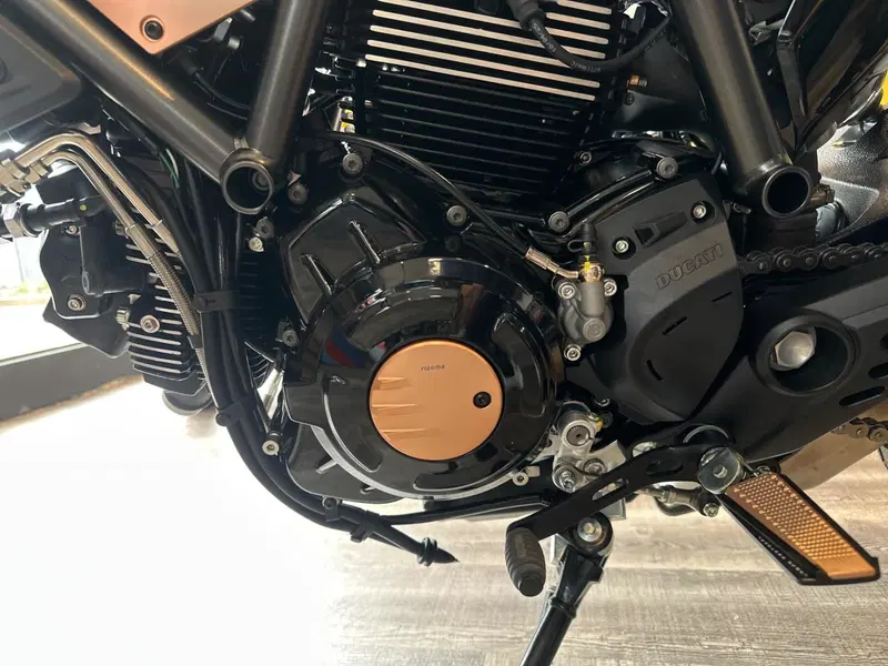 Ducati Scrambler 800 10° Anniversario Rizoma Edition (2025 - 26) (17)