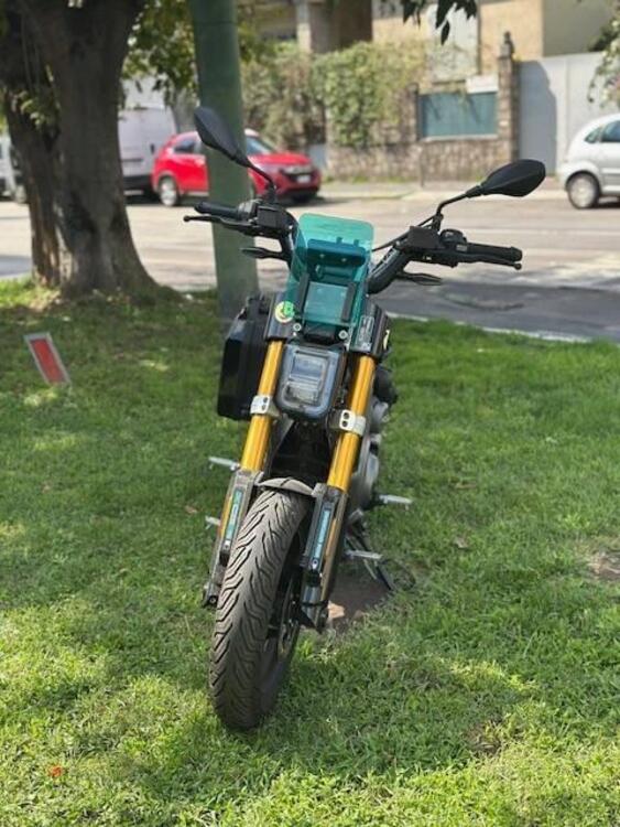 Bmw CE 02 AM (2024 - 25) (3)