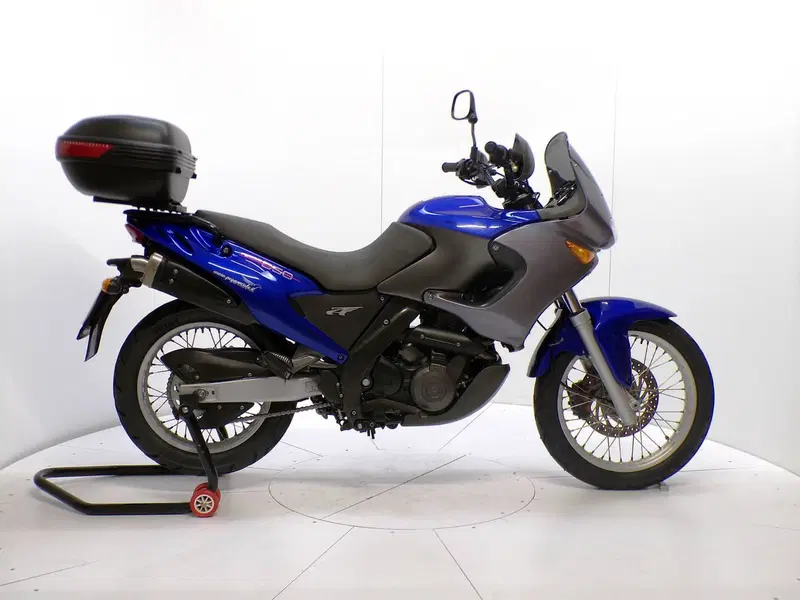 Aprilia Pegaso 650 IE (2001 - 02)