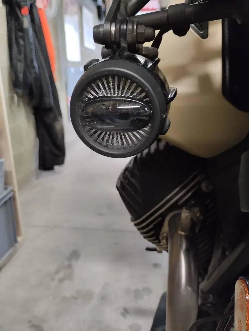 Moto Guzzi V85 TT Travel (2021 - 23) (16)