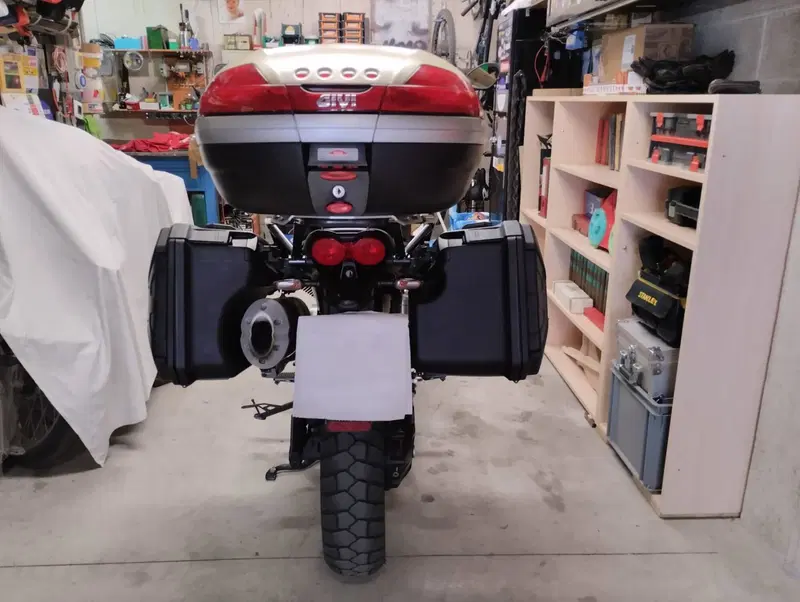 Moto Guzzi V85 TT Travel (2021 - 23) (13)
