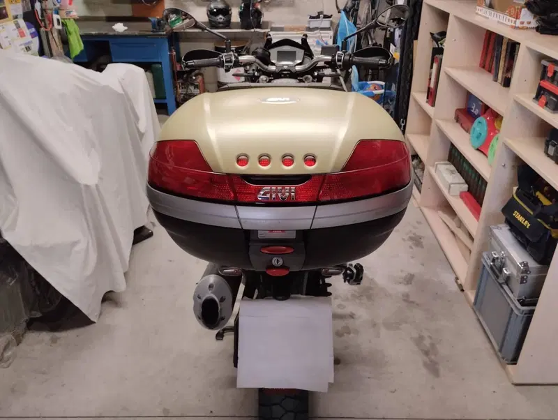 Moto Guzzi V85 TT Travel (2021 - 23) (4)