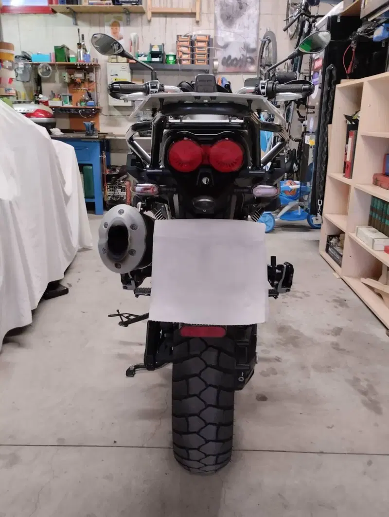 Moto Guzzi V85 TT Travel (2021 - 23) (15)