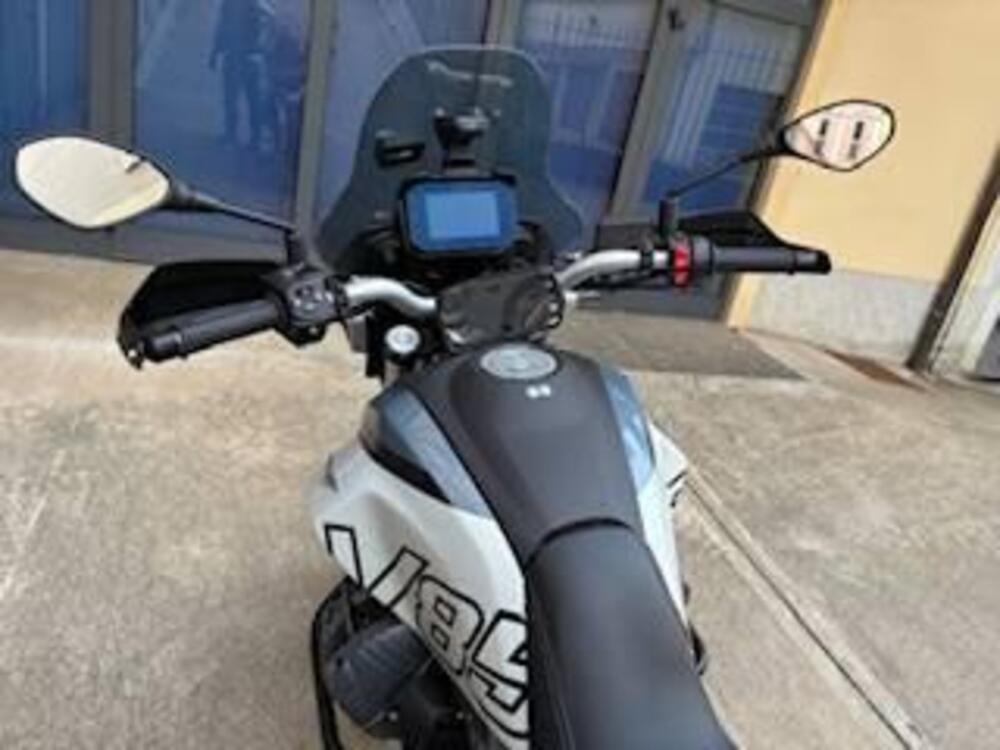 Moto Guzzi V85 TT (2024 - 25) (5)