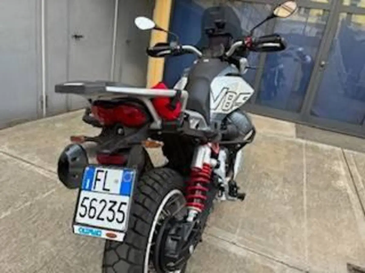 Moto Guzzi V85 TT (2024 - 26) (7)