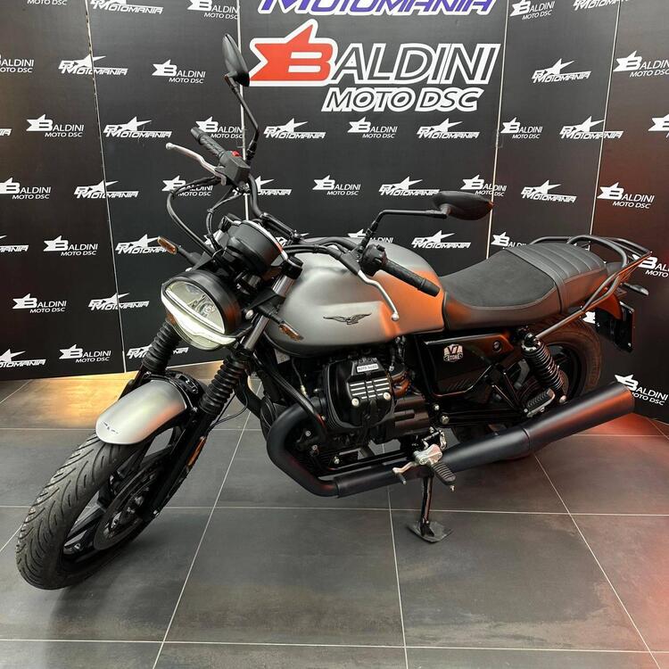 Moto Guzzi V7 Stone (2021 - 24) (2)