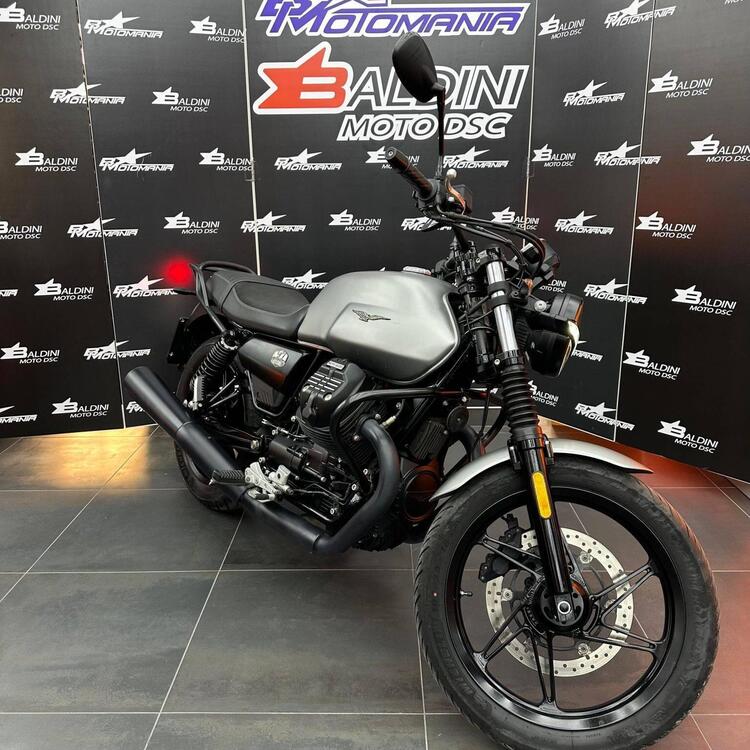 Moto Guzzi V7 Stone (2021 - 24)