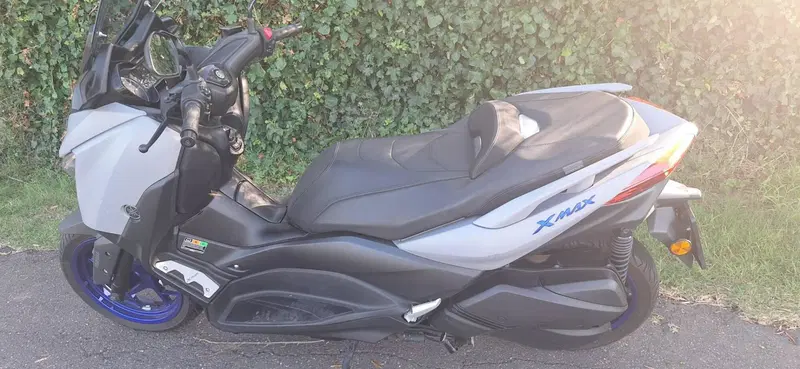 Yamaha X-Max 300 (2021 - 24) (3)