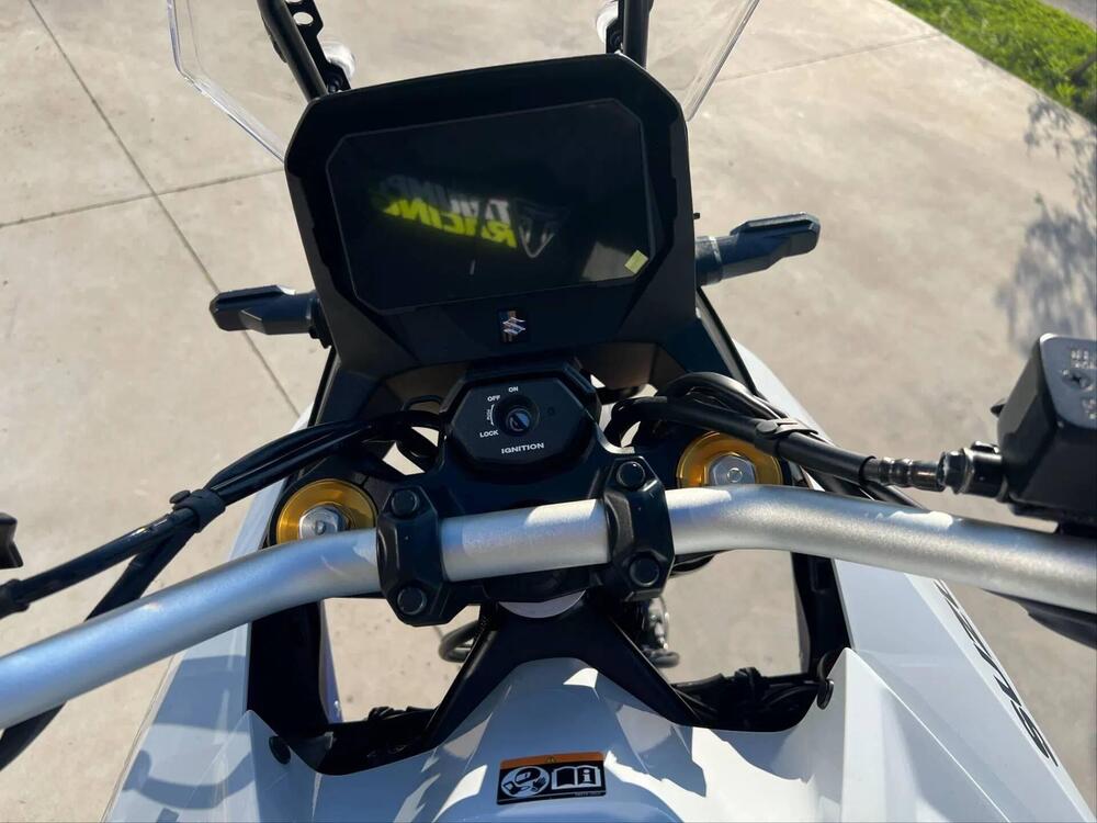 Suzuki V-Strom 800DE (2025) (2)