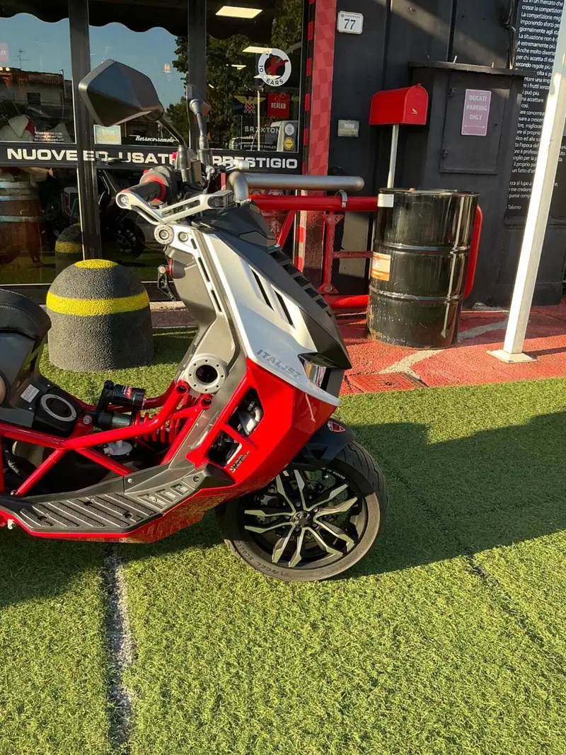 Italjet Moto Dragster 200 (2022 - 24) (9)