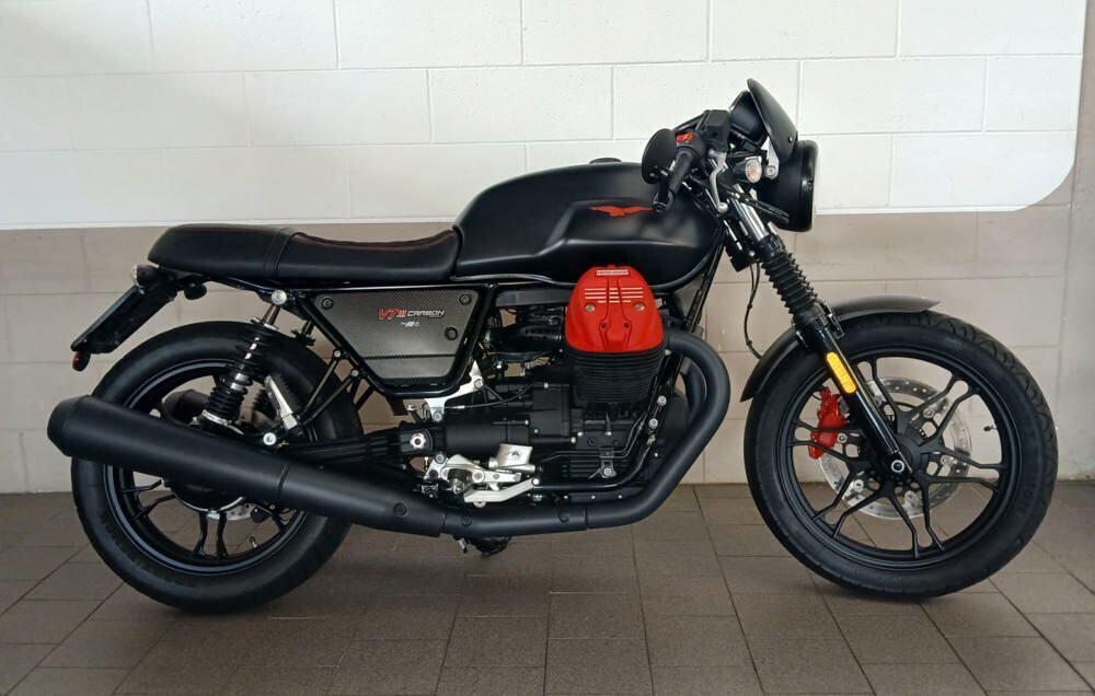 Moto Guzzi V7 III Carbon (2018 - 20)