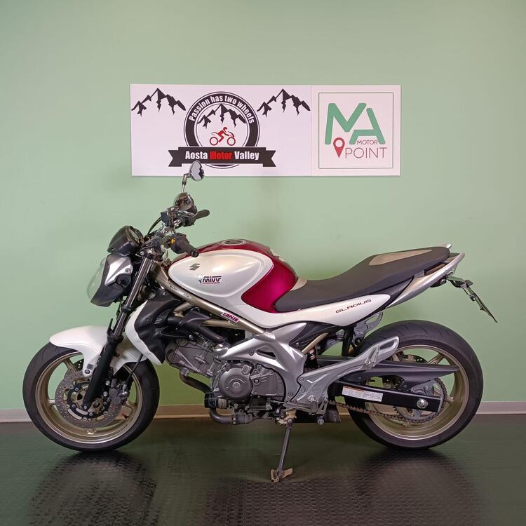 Suzuki Gladius 650 SFV (2009 - 15) (2)