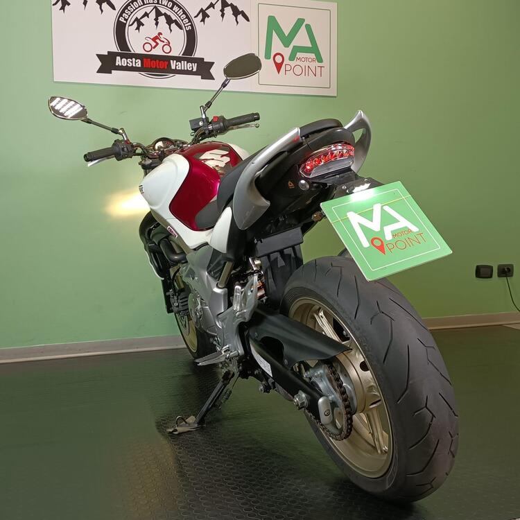 Suzuki Gladius 650 SFV (2009 - 15) (4)