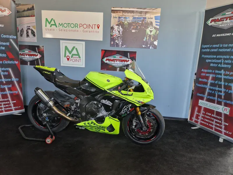 Yamaha YZF R1 (2015 - 16)