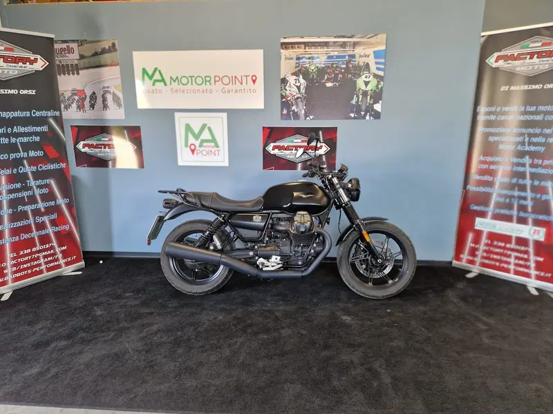 Moto Guzzi V7 Stone Centenario (2021 - 22)