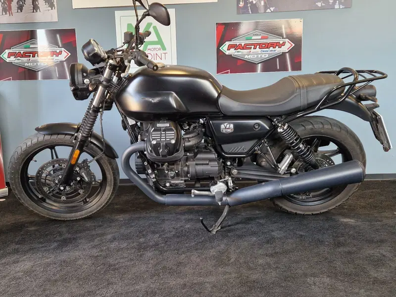 Moto Guzzi V7 Stone Centenario (2021 - 22) (2)