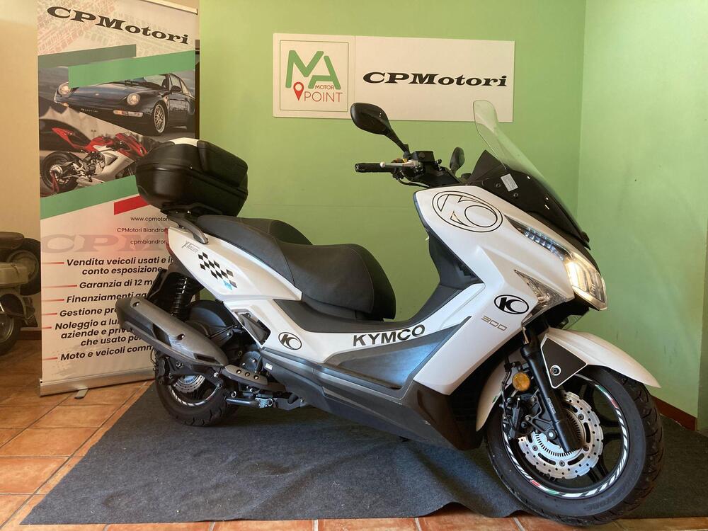 Kymco X-Town 300i ABS (2016 - 20) (5)