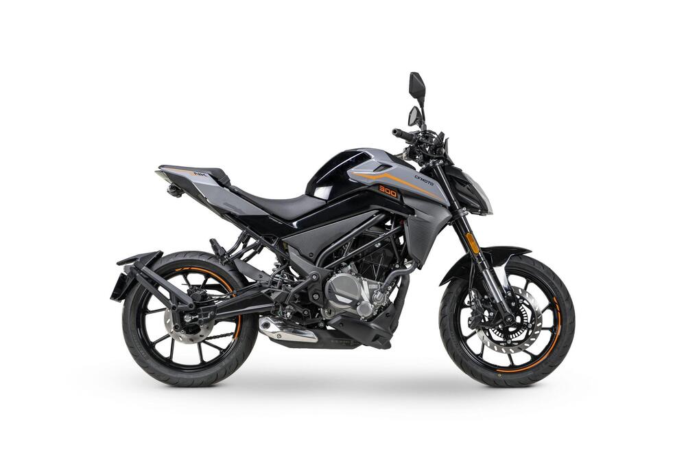 CFMOTO 300NK (2021 - 25)