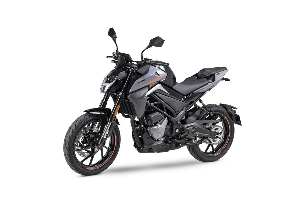 CFMOTO 300NK (2021 - 25) (3)