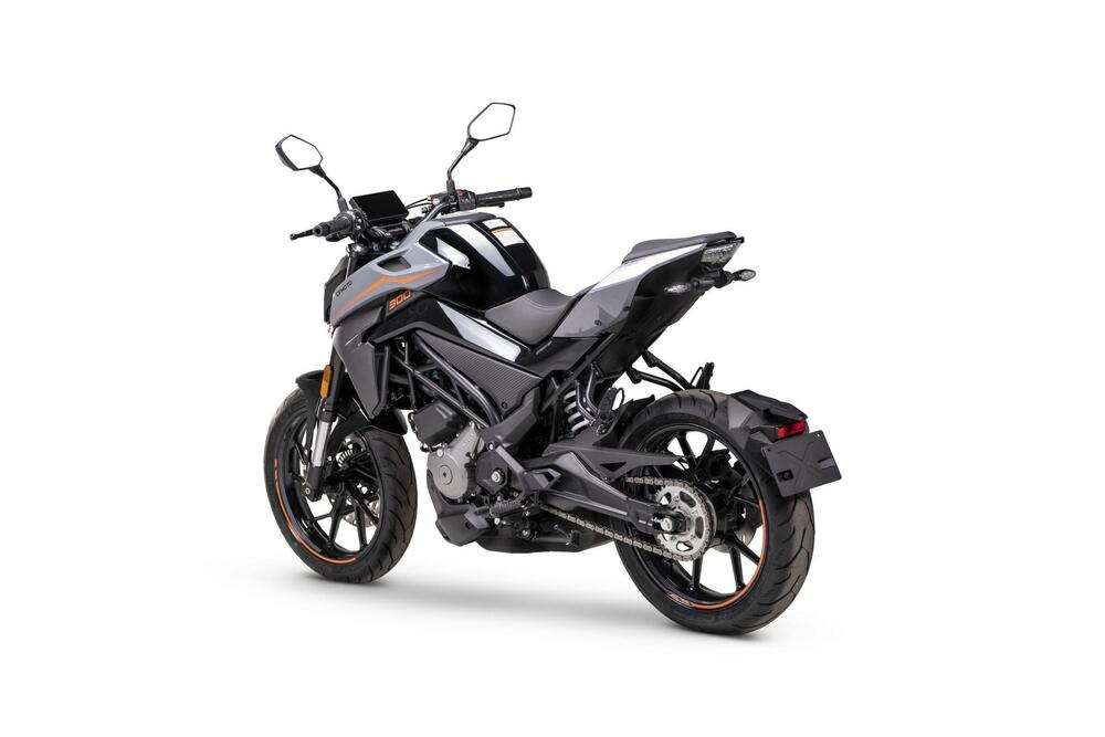 CFMOTO 300NK (2021 - 25) (4)