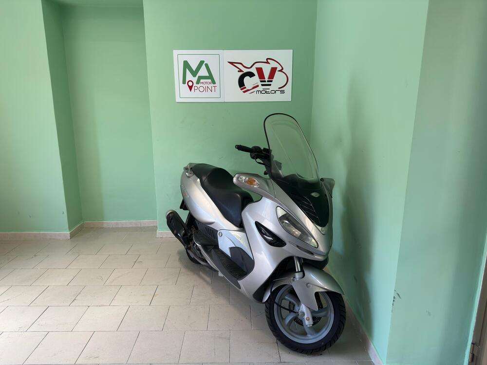 Malaguti Madison 150 4T (4)