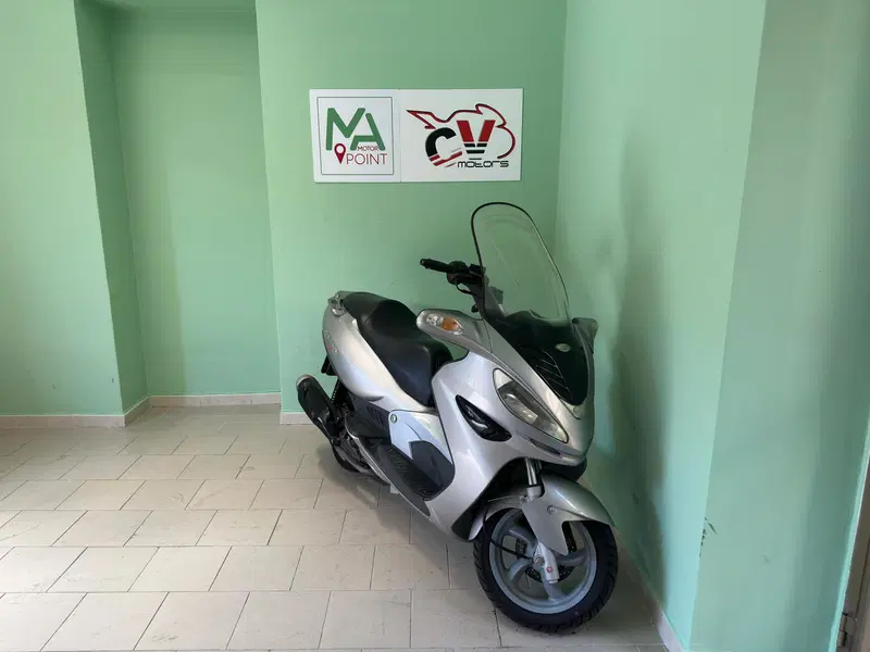 Malaguti Madison 150 4T (4)