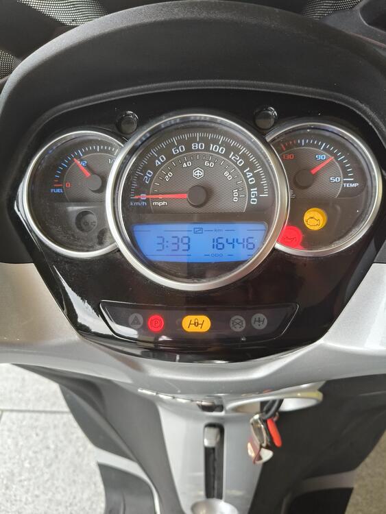Piaggio Mp3 300 ie Business LT (2017 - 18) (4)