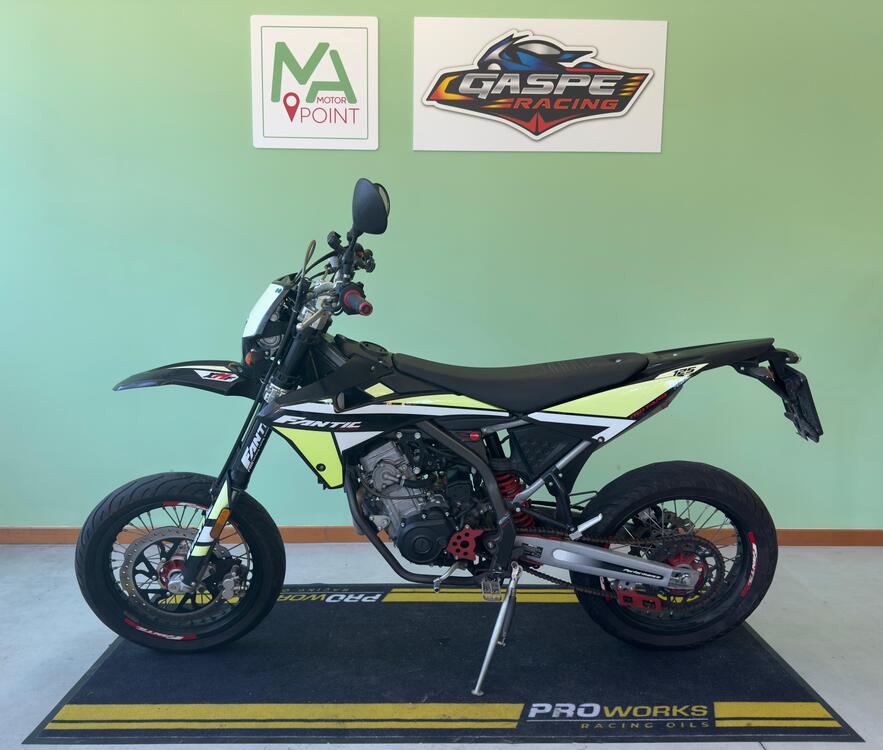 Fantic Motor XMF 125 Motard Performance 4t (2021 - 22) (2)