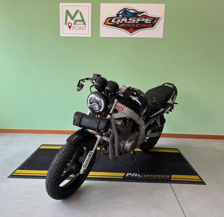 Suzuki GS 500 (2001 - 06) (4)