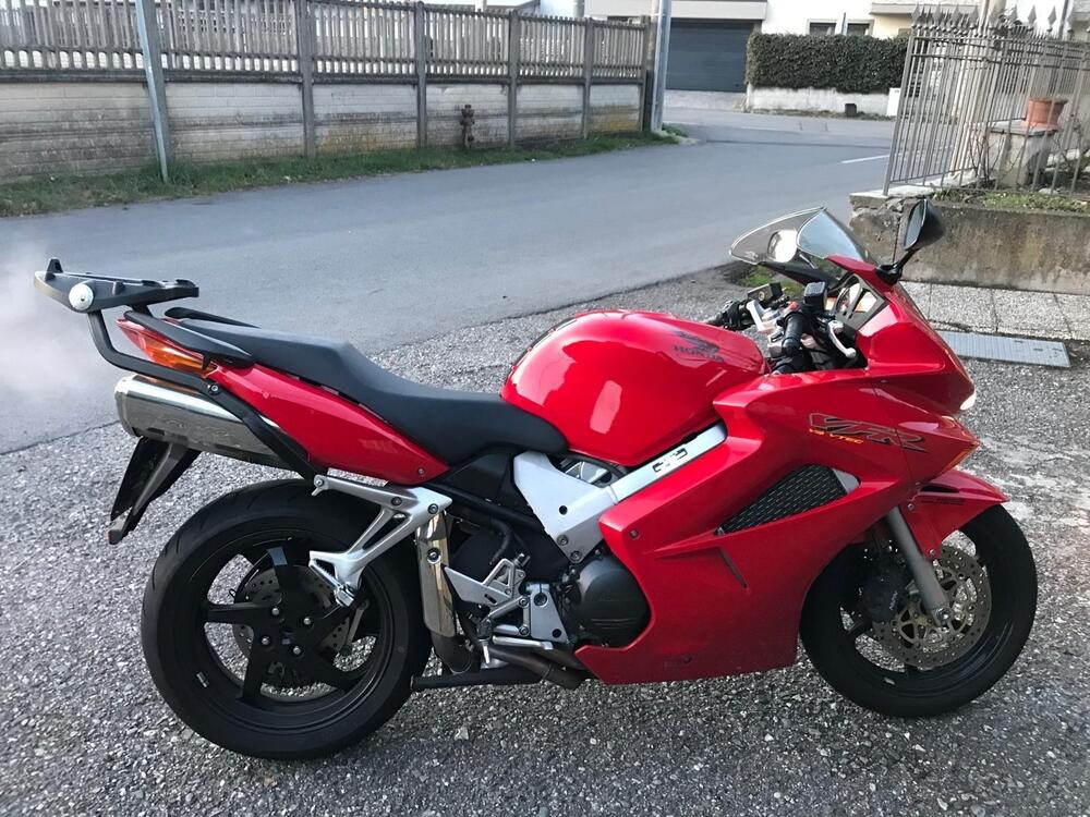 Honda VFR 800 (2002 - 05)