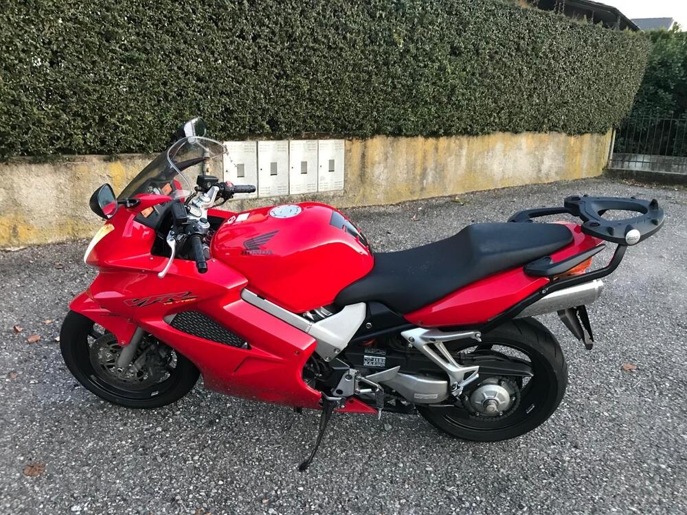 Honda VFR 800 (2002 - 05) (2)