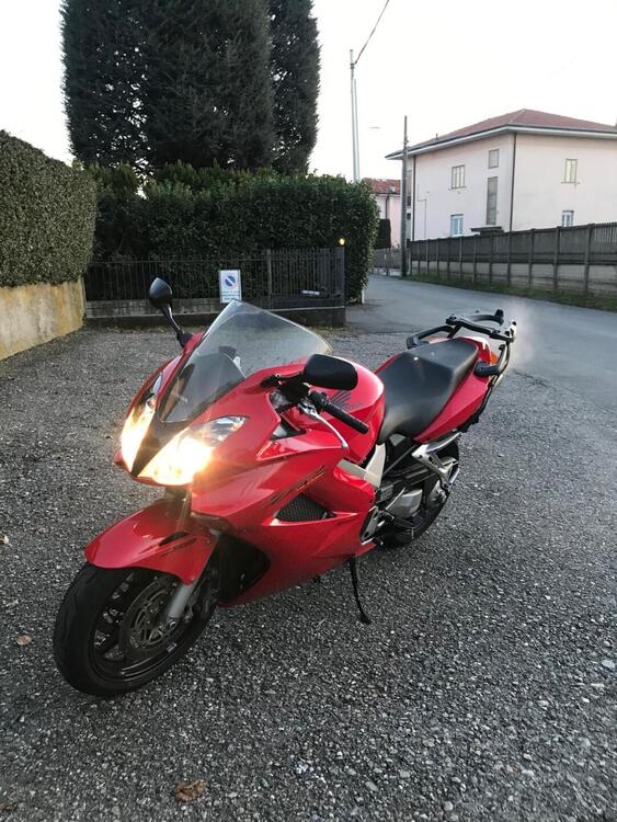 Honda VFR 800 (2002 - 05) (3)