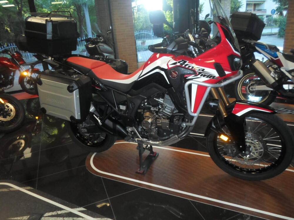 Honda Africa Twin CRF 1000L DCT Travel Edition (2018 - 19) (2)