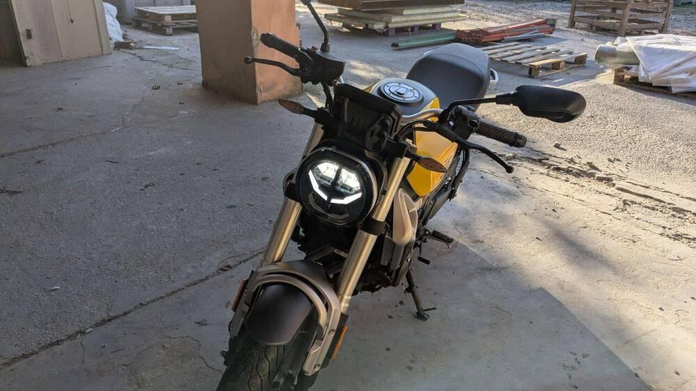 Voge Trofeo 350AC (2022 - 25) (2)