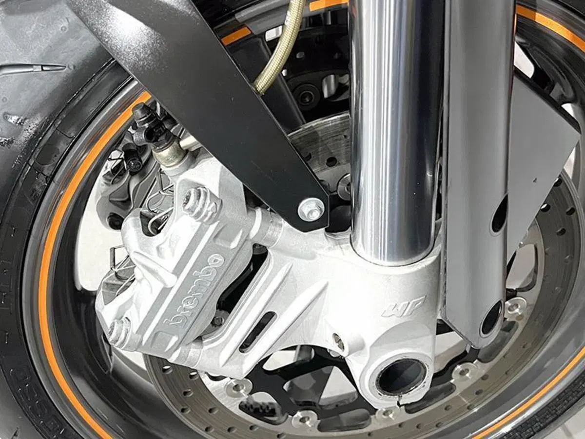 KTM 950 Supermoto (2006 - 08) (3)