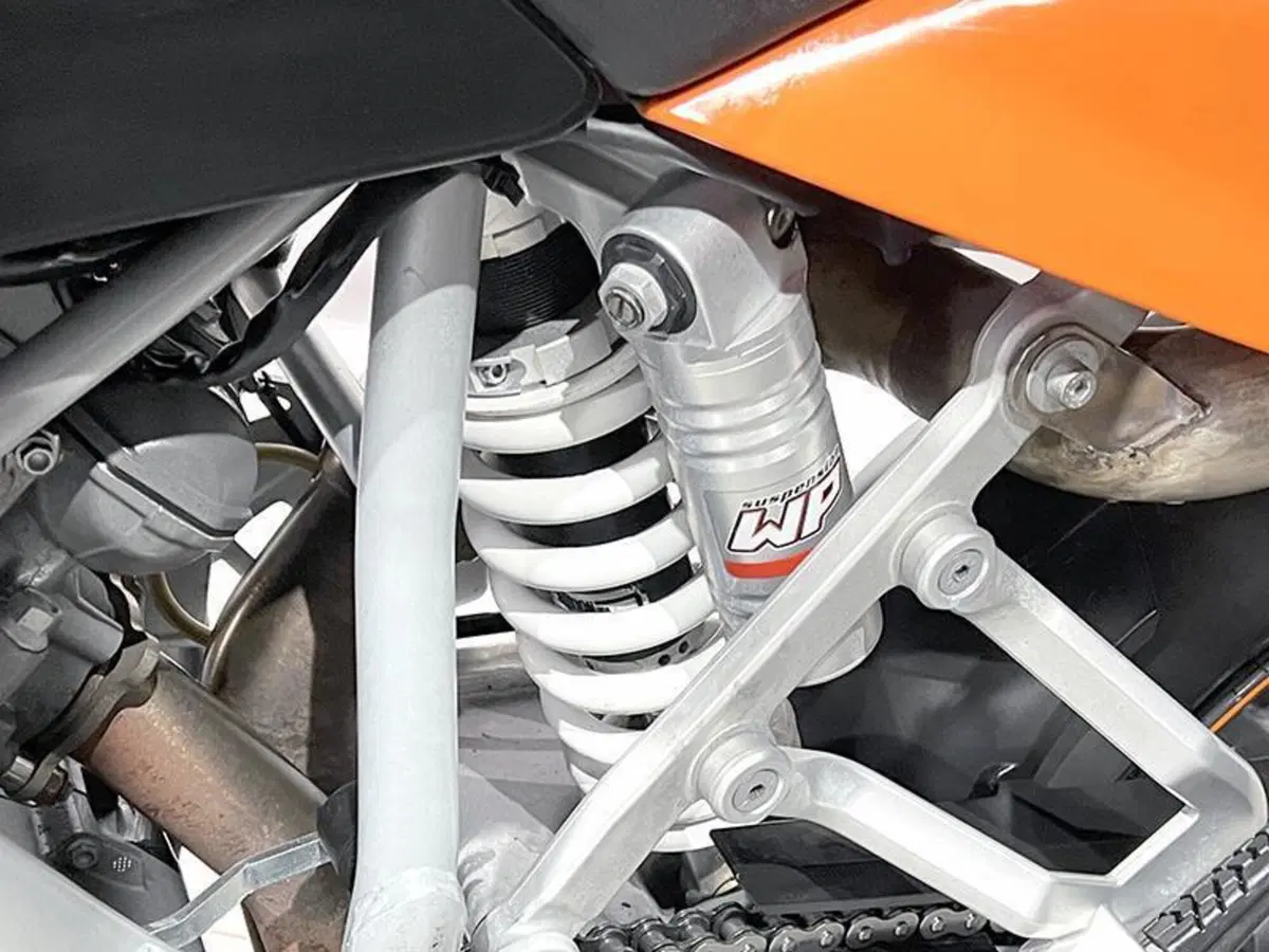 KTM 950 Supermoto (2006 - 08) (4)