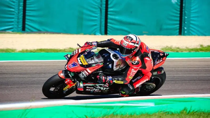 Dunlop CIV 2025, Imola. Michele Pirro &egrave; unfit dopo essere scivolato nelle prove libere