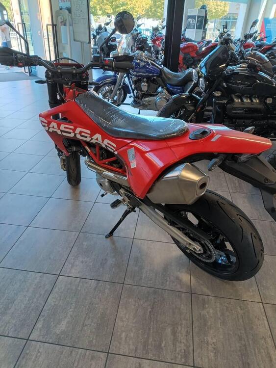 GASGAS SM 700 (2022 - 25) (3)