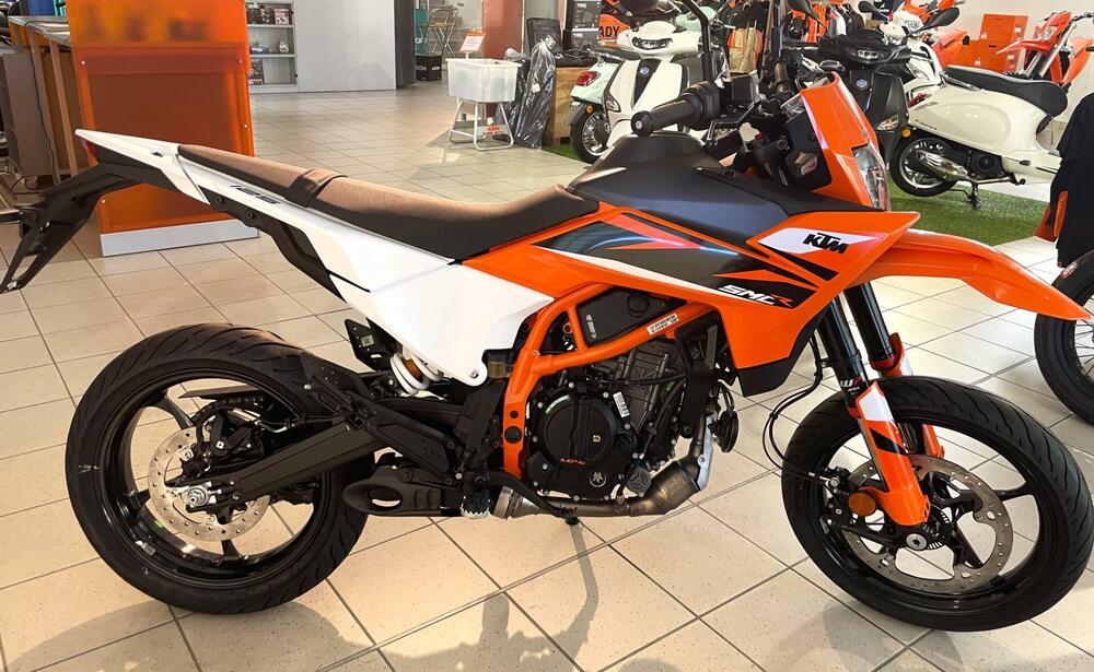 KTM 125 SMC R (2025)