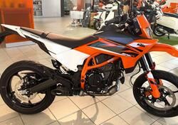 KTM 125 SMC R (2025) nuova