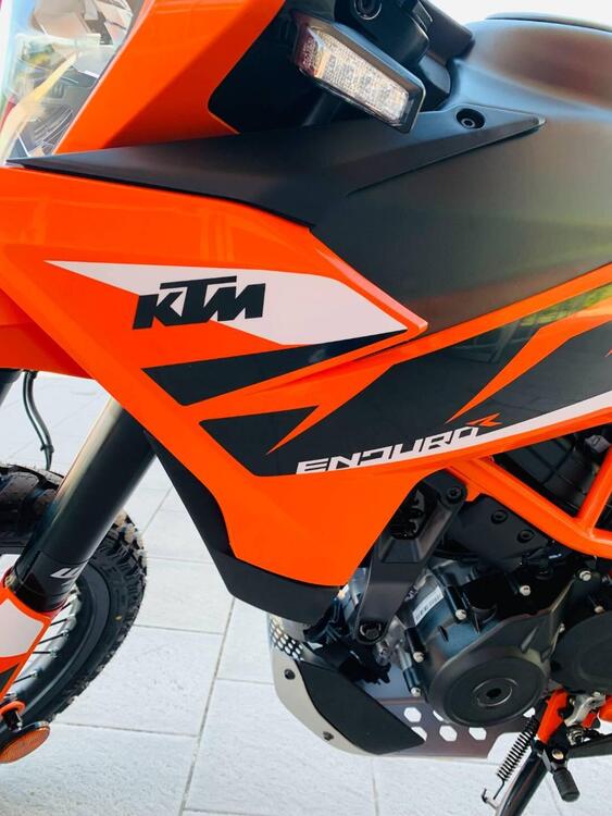 KTM 125 Enduro R (2025 - 26) (3)