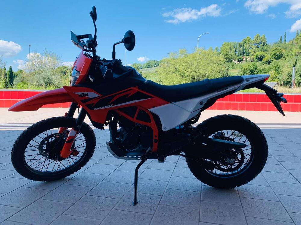 KTM 125 Enduro R (2025 - 26) (4)